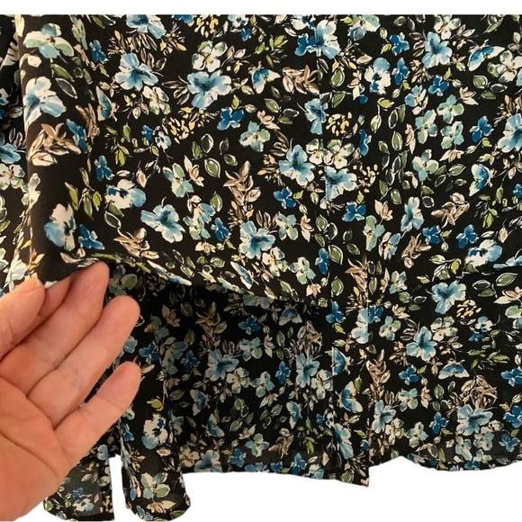 J Jill button up tunic top, size LP, black with blue floral, long sleeves,tiered - Picture 4 of 7